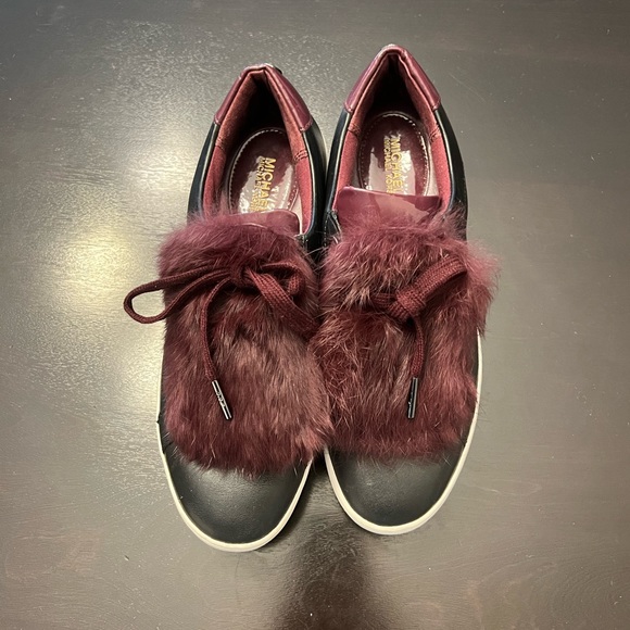 - Black leather and burgundy fur embellished sneakers - Picture 4 of 14